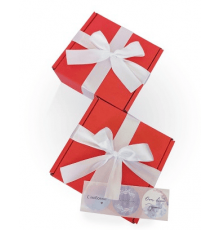 Коробка подарочная 13*13*6 красная с белым бантом + наклейка