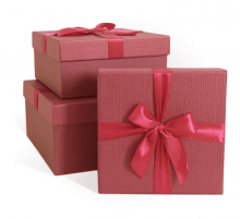 Коробка подарочная 17*17*7 с бантом тисненая бумага МИКС алый-красный бант